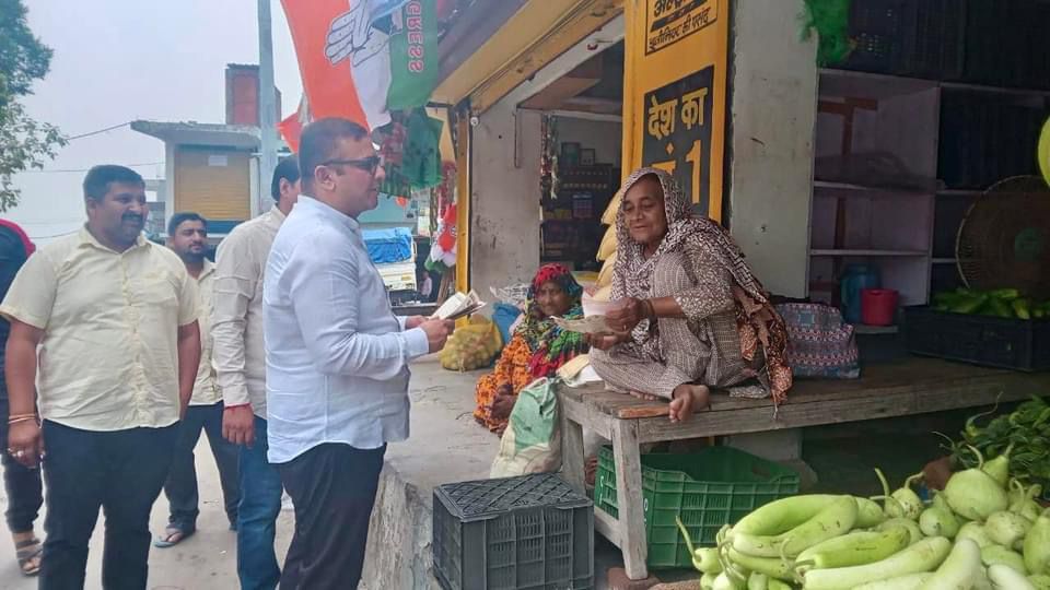 हल्द्वानी विधायक सुमित हृदयेश ने हिमाचल प्रदेश में कांग्रेस प्रत्याशी आनंद शर्मा के लिए मांगे वोट