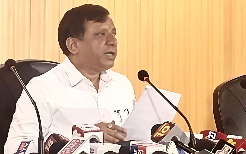 बिग ब्रेकिंग:- मुख्यमंत्री की अध्यक्षता में हुई मंत्रिमंडल की बैठक में 15 प्रस्तावों पर मुहर, अपर सचिव ने की ब्रीफिंग