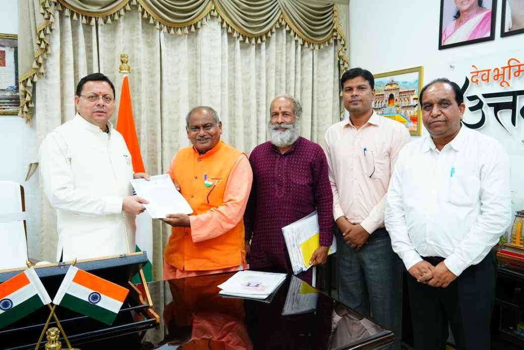 बिग ब्रेकिंग:- स्वतंत्रता सेनानी उत्तराधिकारी परिवार समिति के प्रतिनिधिमंडल ने मुख्यमंत्री पुष्कर सिंह धामी से की भेंट